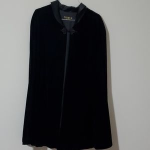 Vintage Komitor Cape